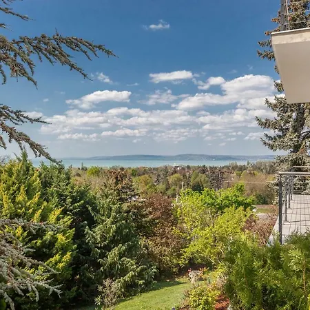 וילה Mirador Balaton Panorama & Jacuzzi *